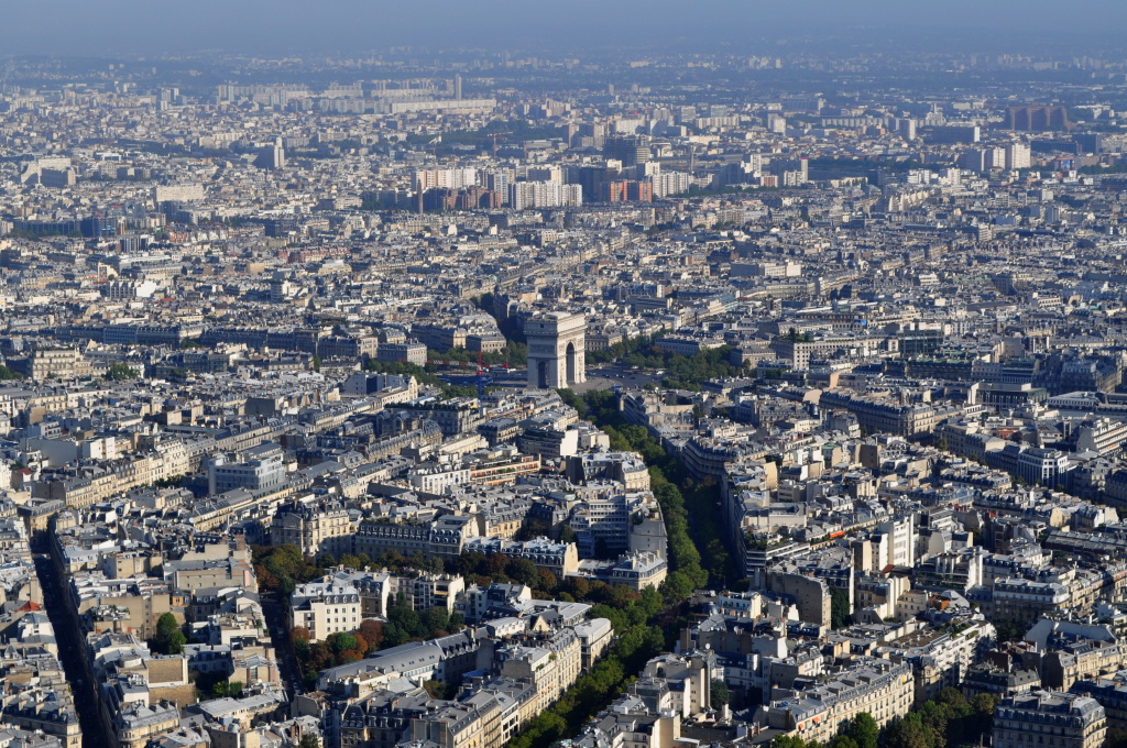 Paříž: Vítězný oblouk, pohled z Eifelovy věže